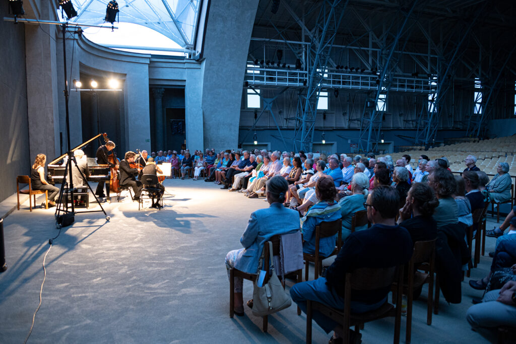 On_stage_2022_Josef Gilgenreiner mit Trio van Beethoven_Foto_von_Vera_Marzinski